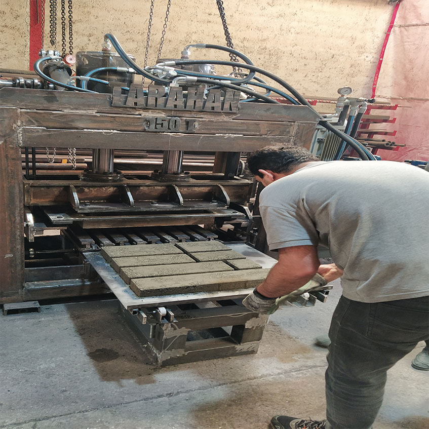 ماكينة كبس الطوب