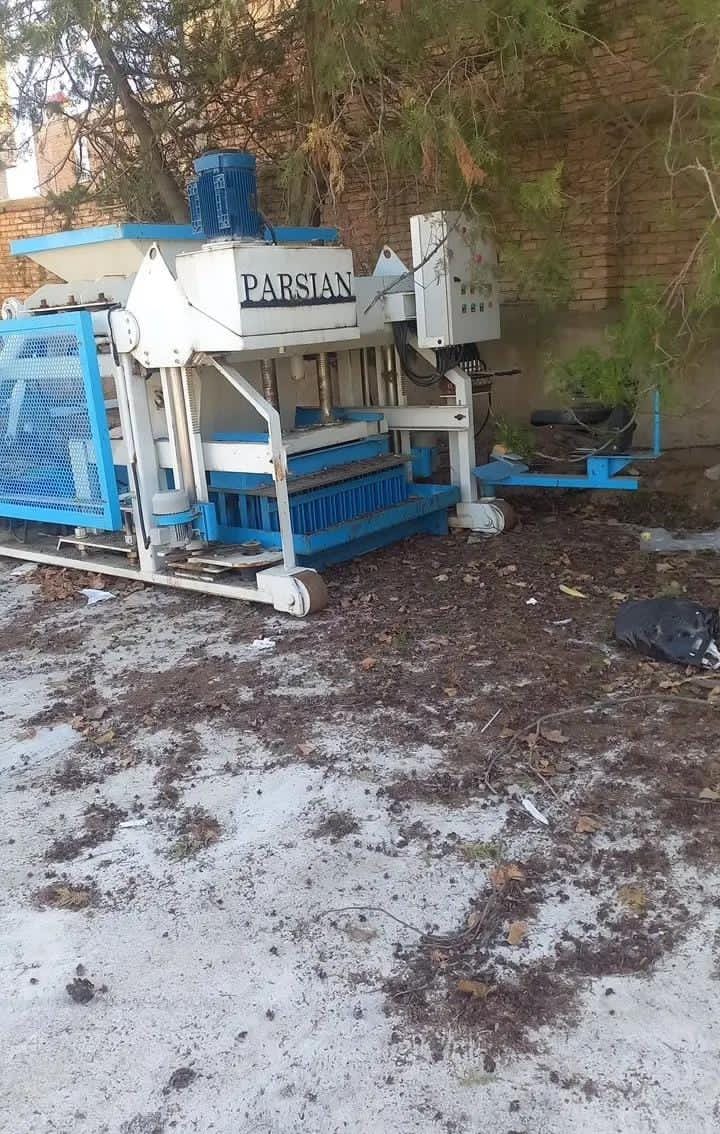 دستگاه بلوک زن دست دوم هیدرولیک سیار با قابلیت تولید جدول و فلاورباکس