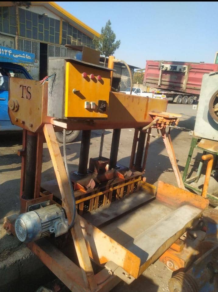 دستگاه بلوک زن دست دوم طلایی اصفهان در حد نو