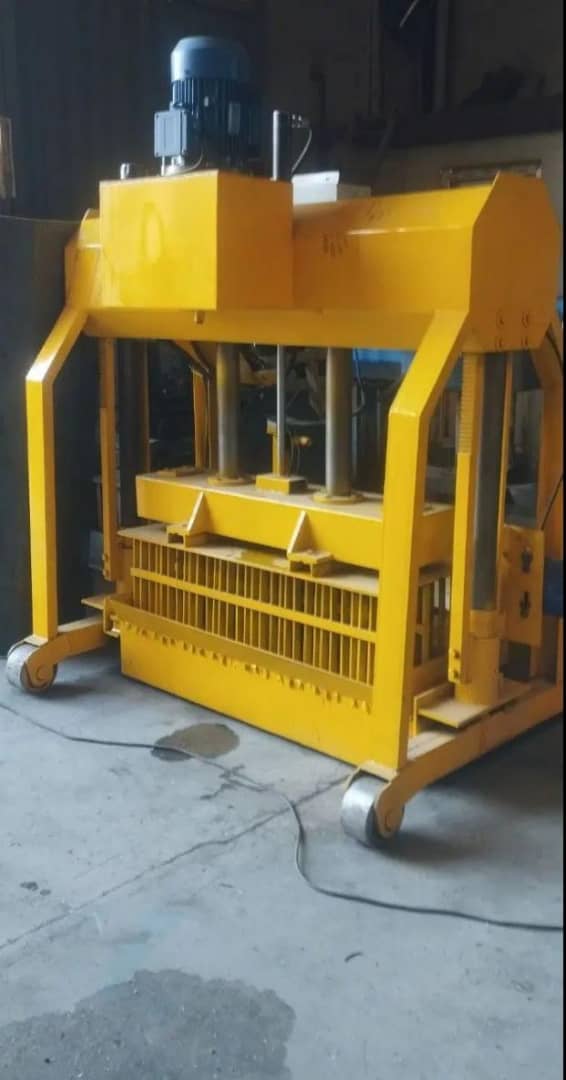 دستگاه بلوک زنی و جدول زن نیمه اتوماتیک دست دوم کادونا