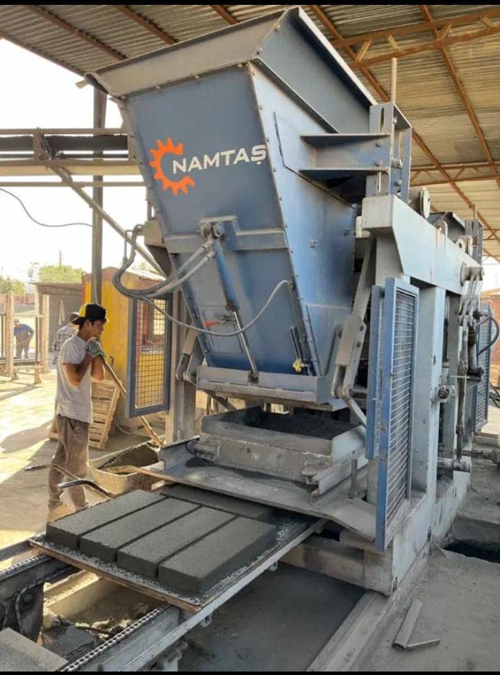 دستگاه تولید کف پوش و قطعات بتنی کارکرده