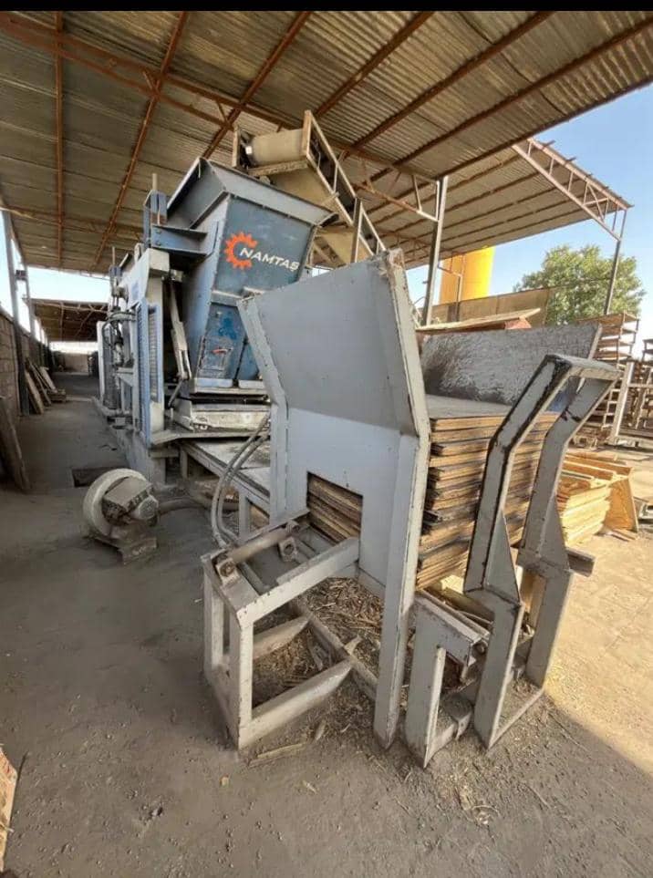 دستگاه تولید کف پوش و قطعات بتنی کارکرده