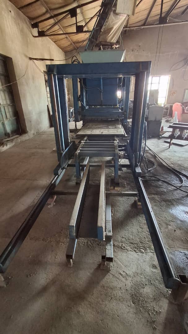 دستگاه ثابت تولید قطعات بتنی کارکرده