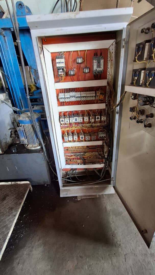 دستگاه ثابت تولید قطعات بتنی کارکرده