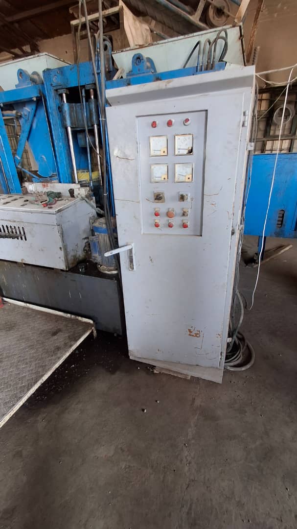 دستگاه ثابت تولید قطعات بتنی کارکرده