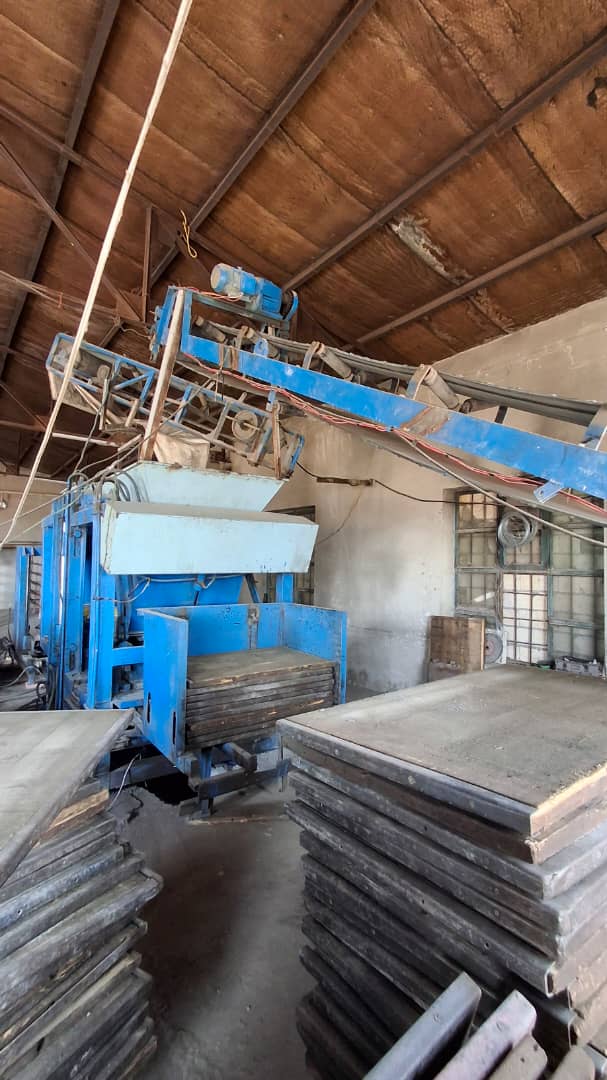 دستگاه ثابت تولید قطعات بتنی کارکرده