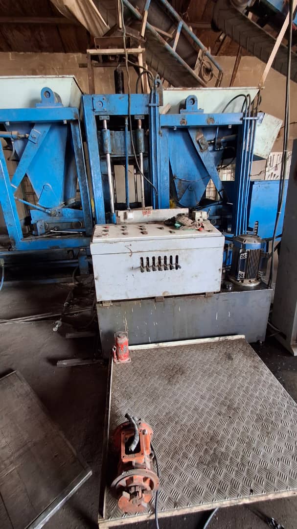 دستگاه ثابت تولید قطعات بتنی کارکرده