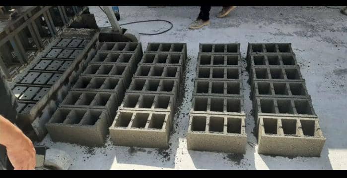 دستگاه بلوک زن نیمه اتومات ۶ قالبه