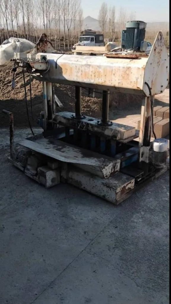 میکسر و دستگاه بلوک زن و جدول زنی دست دوم