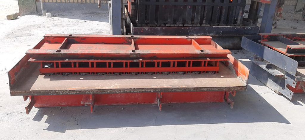 دستگاه بلوک زن تمام اتومات بدون سیلو دست دوم ( شن کش یا همان گاری دار)