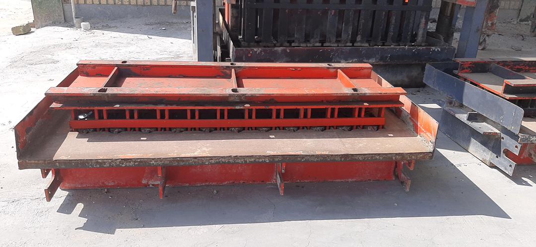 دستگاه بلوک زن تمام اتومات بدون سیلو( شن کش یا همان گاری دار)