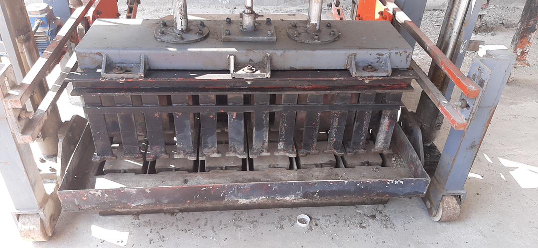 دستگاه بلوک زن تمام اتومات بدون سیلو( شن کش یا همان گاری دار)