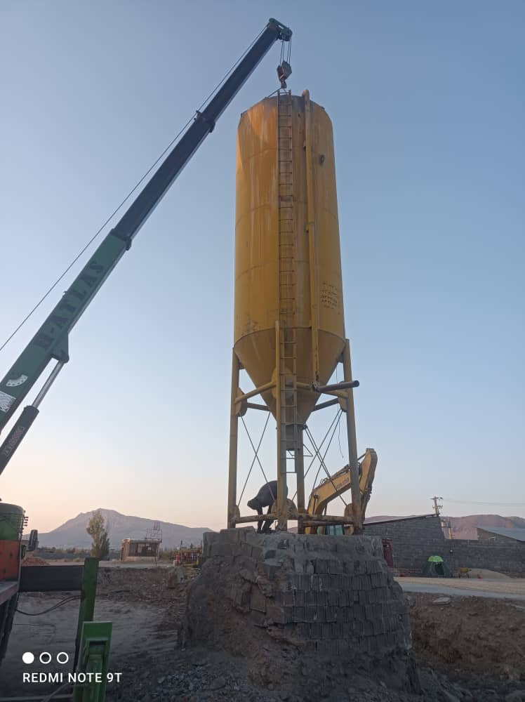 دستگاه بلوک زن به همراه میکسر قالب و بونکر سیمان