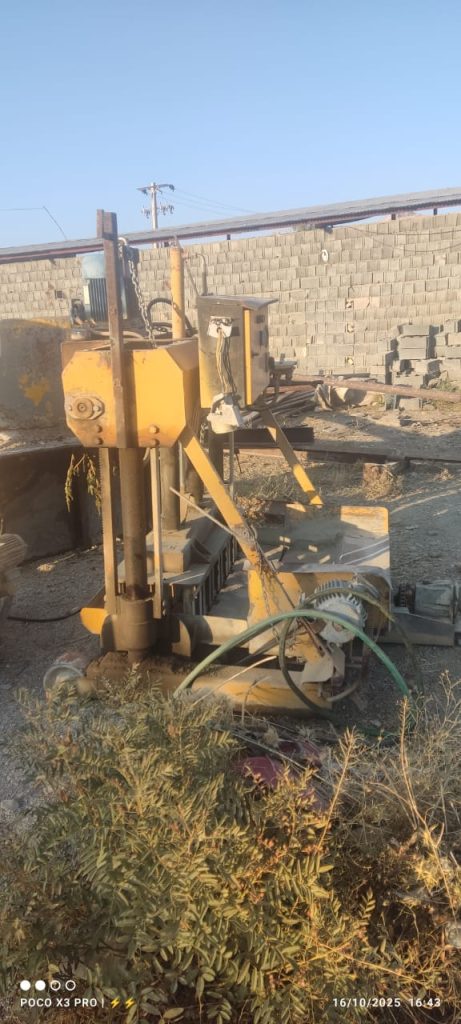 دستگاه بلوک زن دست دوم به همراه میکسر قالب و بونکر سیمان